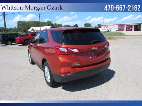 Used 2020 Chevrolet Equinox LS w/ LS Convenience Package FWD image 11
