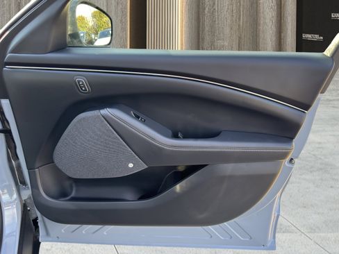 Used 2025 Ford Mustang Mach-E Premium image 52