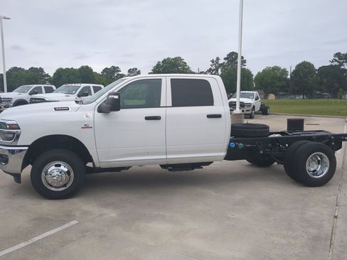 New 2026 RAM 3500 Tradesman w/ Chrome Appearance Group A AWD/4WD image 5
