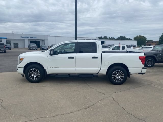 Used 2024 Nissan Titan SV w/ SV Convenience Package AWD/4WD image 3