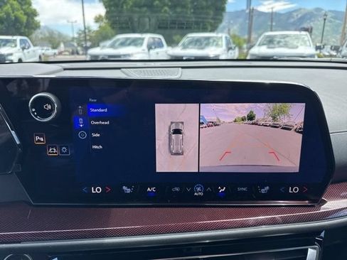 New 2026 Chevrolet Traverse Z71 w/ Enhanced Driving Package AWD/4WD image 29