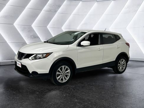 Used 2019 Nissan Rogue Sport S w/ Appearance Package image 3