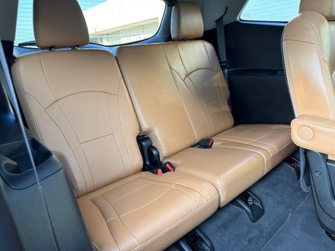Used 2019 Buick Enclave Premium w/ Experience Buick Package AWD/4WD image 12