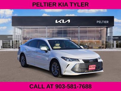 Used 2019 Toyota Avalon XLE w/ Moonroof Package