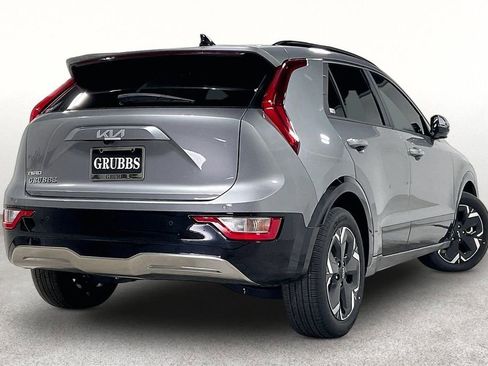 Used 2024 Kia Niro Wind w/ Wind Preserve Package FWD image 2