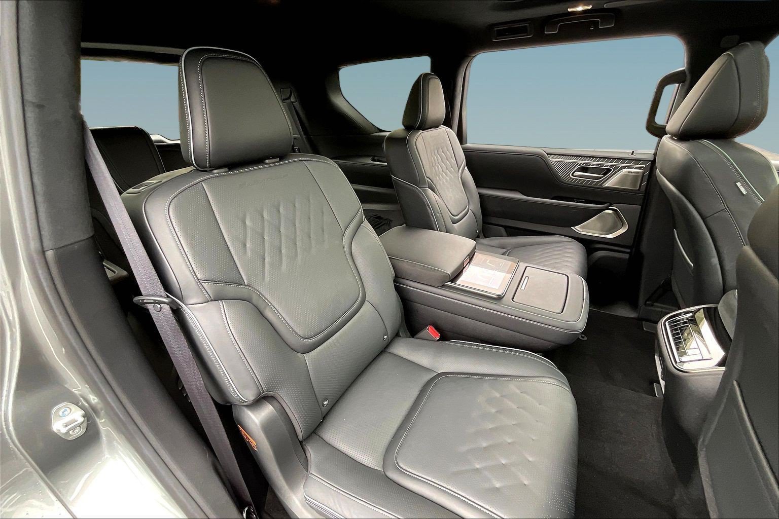 Certified 2026 INFINITI QX80 Autograph w/ Premium Cargo Package AWD/4WD image 24