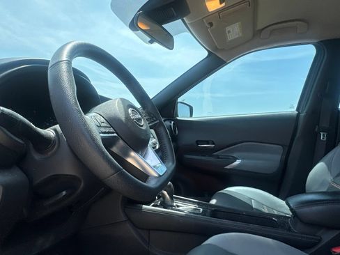 Used 2024 Nissan Kicks SR w/ SR Premium Package FWD image 40