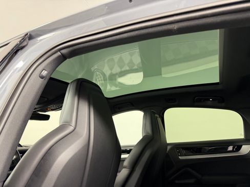 New 2026 Porsche Cayenne Coupe image 19