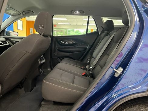 Used 2022 GMC Terrain SLE w/ Driver Convenience Package FWD image 16