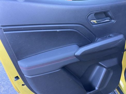 Used 2023 Chevrolet Colorado Z71 image 11