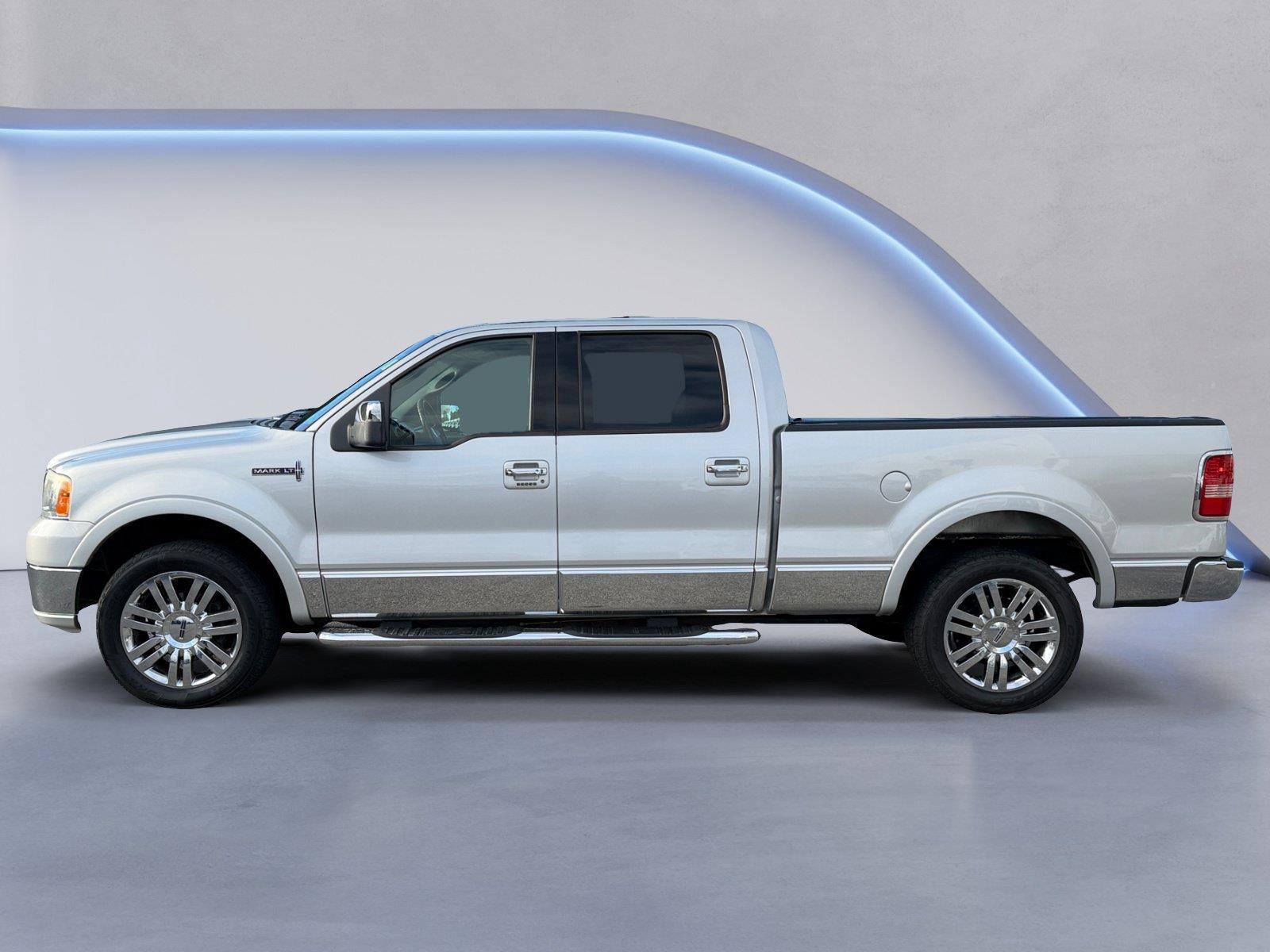Used 2008 Lincoln Mark LT 4x4 image 6