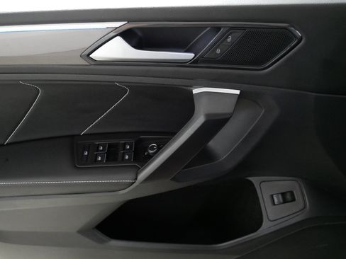Certified 2024 Volkswagen Tiguan SE R-Line AWD/4WD image 19