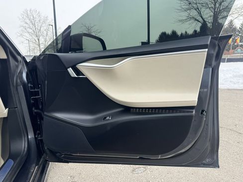 Used 2017 Tesla Model S 100D image 43