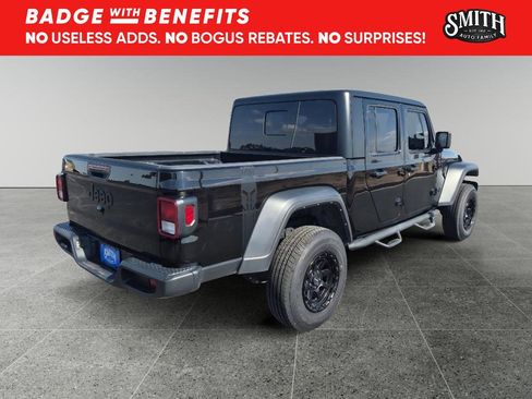Used 2023 Jeep Gladiator Sport AWD/4WD image 4
