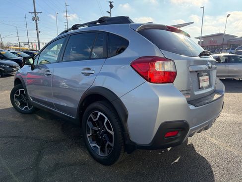 Used 2017 Subaru Crosstrek 2.0i Limited image 10