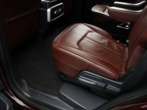 Used 2024 Ford Expedition Limited image 28