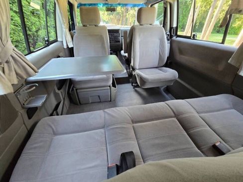 Used 1999 Volkswagen Eurovan MV FWD image 2