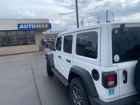 Used 2022 Jeep Wrangler Unlimited Sport w/ Sun And Sound Package AWD/4WD image 4