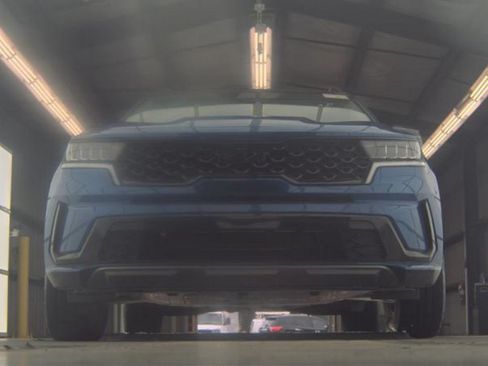 Used 2022 Kia Sorento S w/ Panoramic Sunroof Package FWD image 3