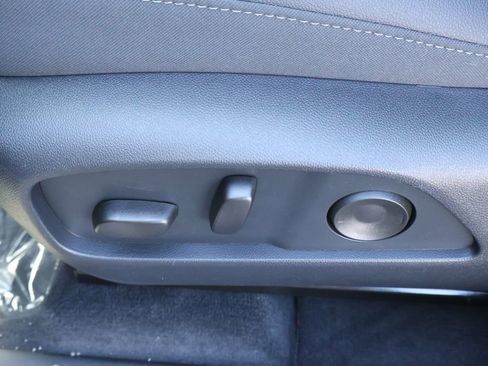 New 2026 Chevrolet Equinox LT w/ Convenience Package II image 16