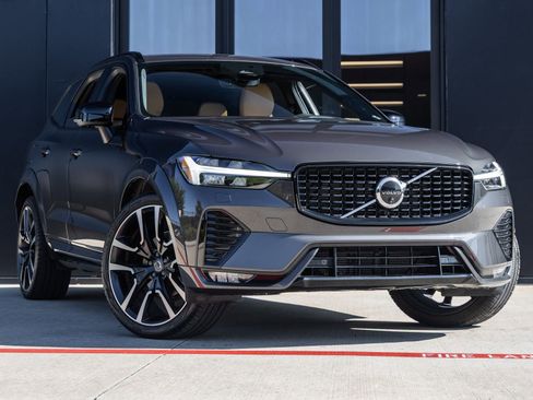 Used 2024 Volvo XC60 B5 Ultimate w/ Protection Package Premier AWD/4WD image 2