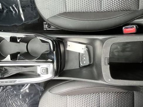 Certified 2024 Chevrolet Trax LT w/ Sunroof Package image 15