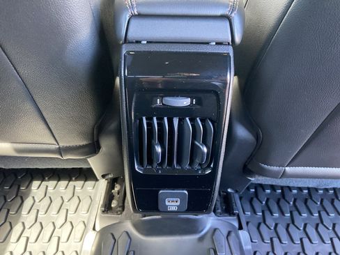Certified 2022 Jeep Compass Limited image 29