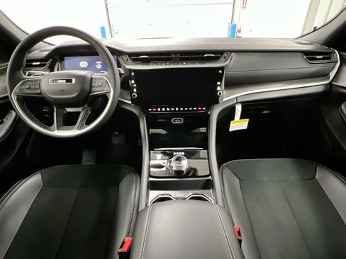 New 2026 Jeep Grand Cherokee Altitude AWD/4WD image 10