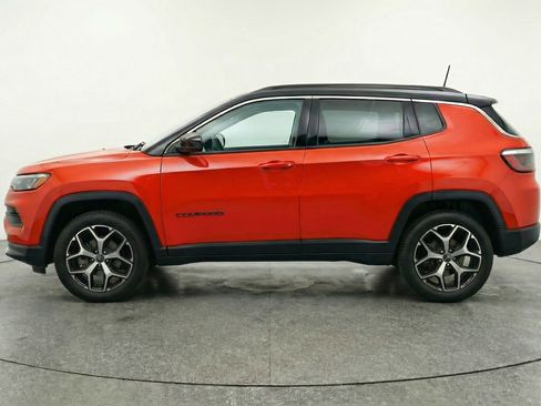 Used 2025 Jeep Compass Limited image 5