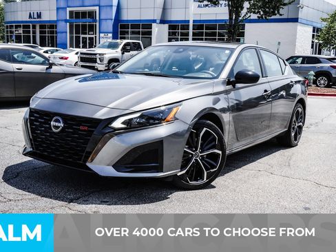 Used 2024 Nissan Altima 2.5 SR w/ SR Premium Package AWD/4WD image 2
