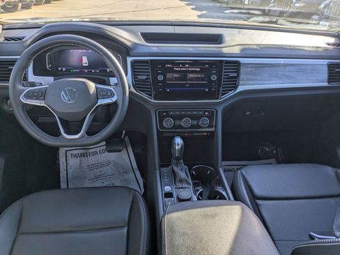 Used 2022 Volkswagen Atlas Cross Sport SE image 15