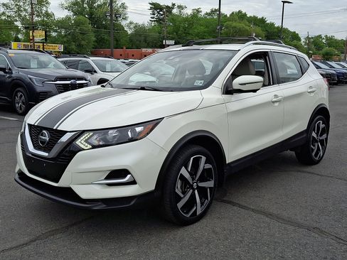 Used 2021 Nissan Rogue Sport SL AWD/4WD image 3