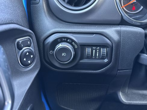 Used 2021 Jeep Wrangler Unlimited Sport image 59