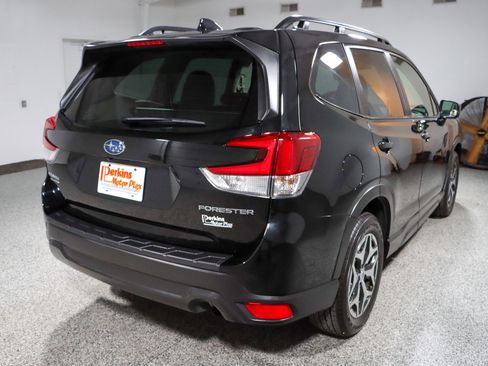 Used 2023 Subaru Forester Premium AWD/4WD image 7
