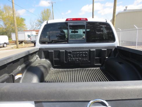 Used 2019 Nissan Frontier SV w/ Value Truck Package image 6