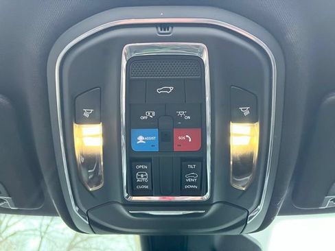 Used 2024 Jeep Grand Cherokee Altitude AWD/4WD image 29