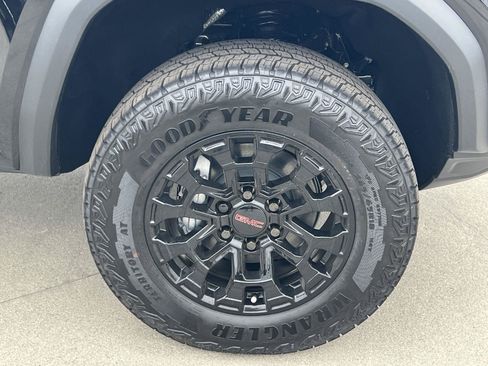 New 2026 GMC Canyon Elevation w/ Convenience Package RWD image 31