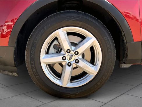 Used 2019 Ford Explorer XLT w/ Equipment Group 201A FWD image 11