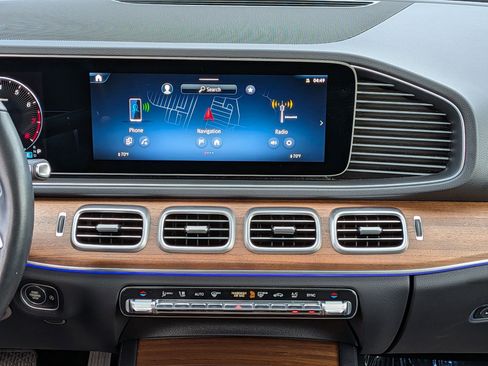 Certified 2025 Mercedes-Benz GLE 350 4MATIC image 32