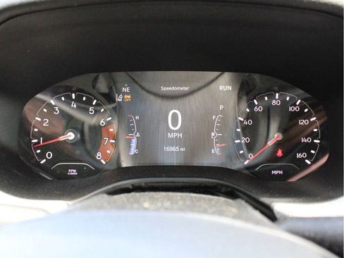 Used 2023 Jeep Compass Latitude w/ Sun and Sound Group AWD/4WD image 9