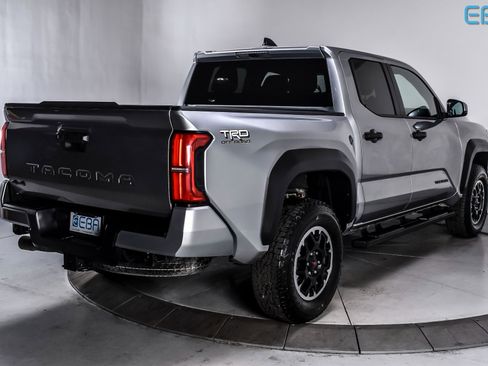 Used 2025 Toyota Tacoma TRD Off-Road image 4