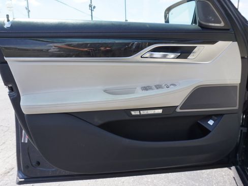 Used 2016 BMW 740i RWD image 12