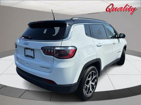 Used 2024 Jeep Compass Limited AWD/4WD image 3