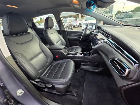 Used 2022 Chevrolet Bolt LT w/ Infotainment Package image 25