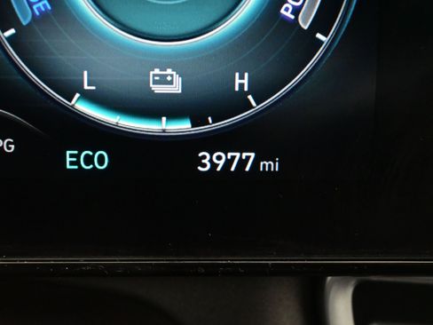 Certified 2025 Hyundai Elantra Limited image 26