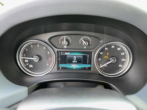 Used 2018 Buick Enclave Essence image 17