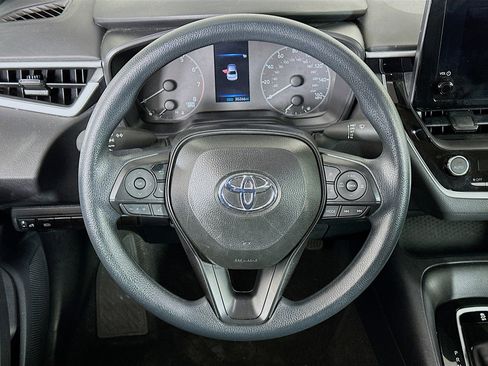 Used 2025 Toyota Corolla LE image 18
