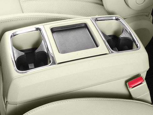 Used 2013 Chrysler Town & Country Touring FWD image 16