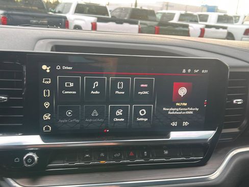 Used 2024 GMC Sierra 1500 SLT image 6