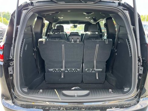 New 2026 Chrysler Pacifica Select image 18